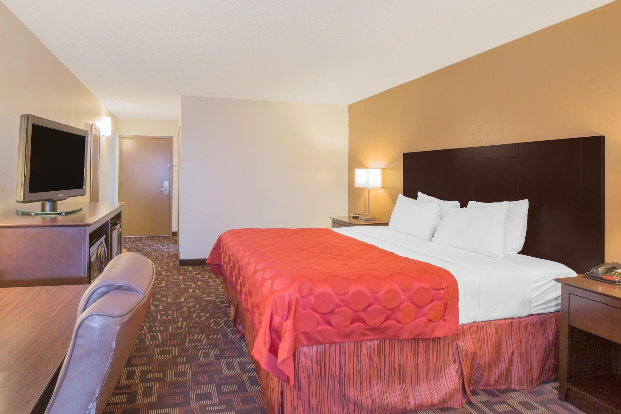 Sky Tree Hotels Tulsa Bagian luar foto