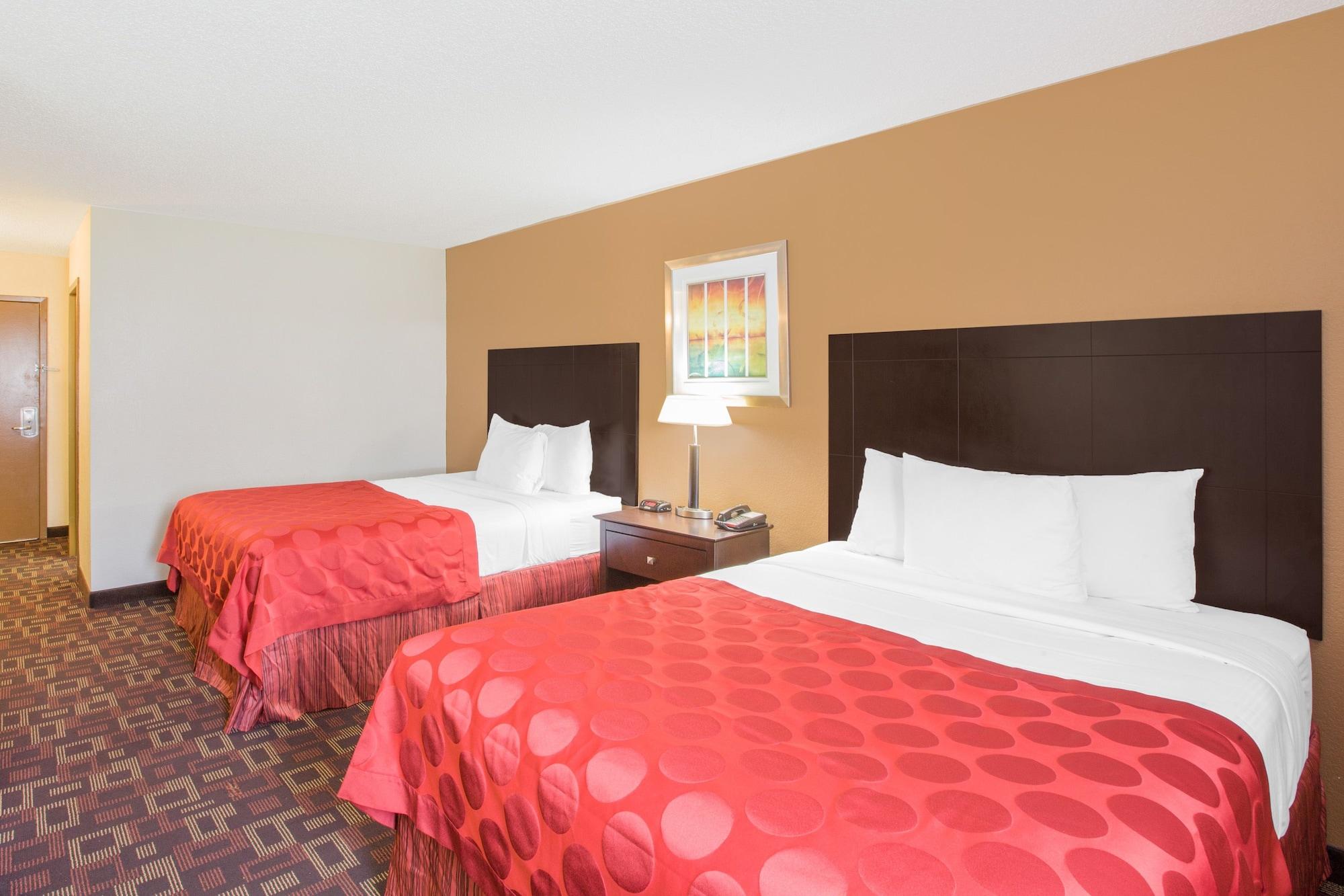 Sky Tree Hotels Tulsa Bagian luar foto