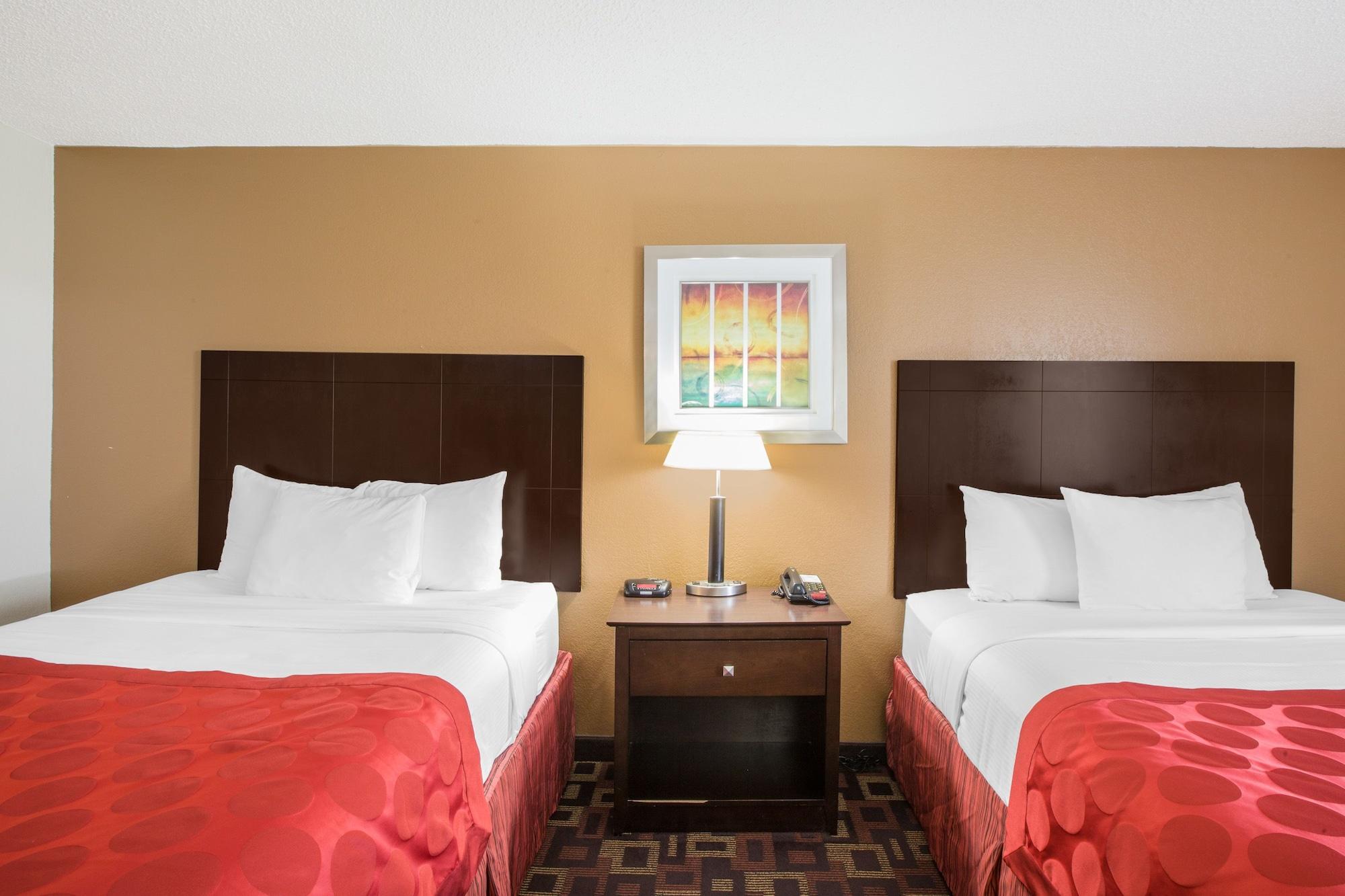Sky Tree Hotels Tulsa Bagian luar foto
